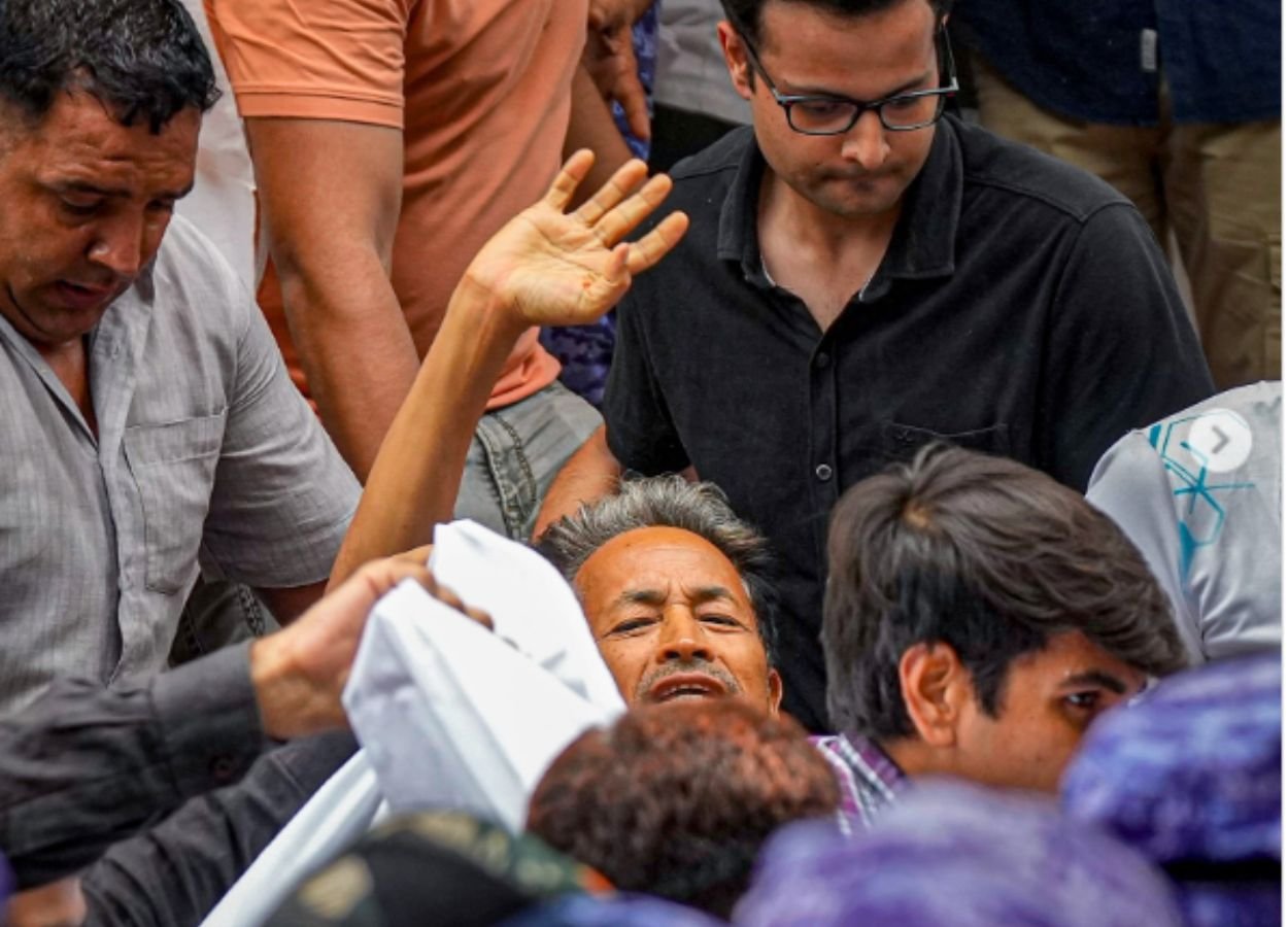 Delhi Police Escorted “Sonam Wangchuk” to Hospital
